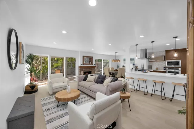 $1,599,000 | 19676 Seawind Circle, Huntington Beach, CA 92648