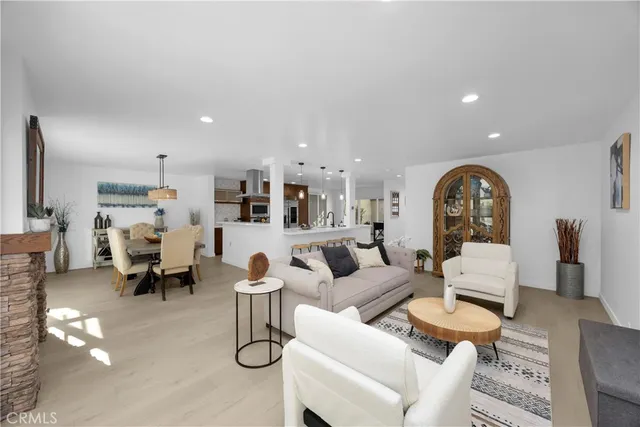 $1,599,000 | 19676 Seawind Circle, Huntington Beach, CA 92648