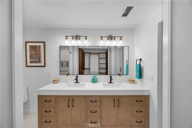 $1,599,000 | 19676 Seawind Circle, Huntington Beach, CA 92648