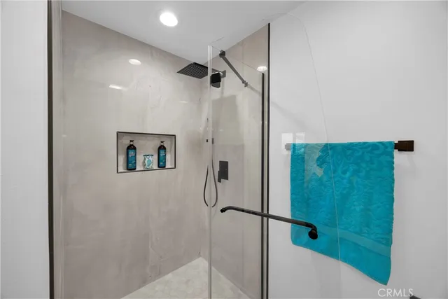 $1,599,000 | 19676 Seawind Circle, Huntington Beach, CA 92648