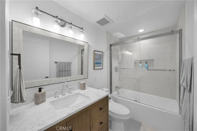 $1,599,000 | 19676 Seawind Circle, Huntington Beach, CA 92648