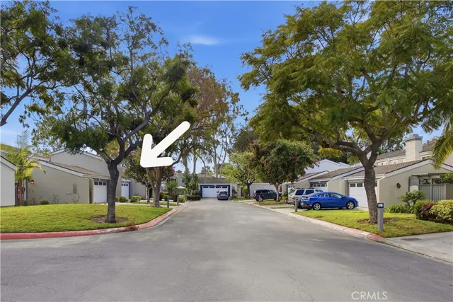 $1,599,000 | 19676 Seawind Circle, Huntington Beach, CA 92648