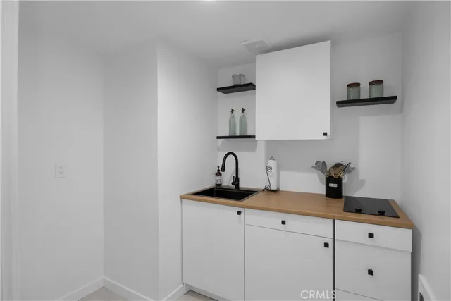 $1,599,000 | 19676 Seawind Circle, Huntington Beach, CA 92648