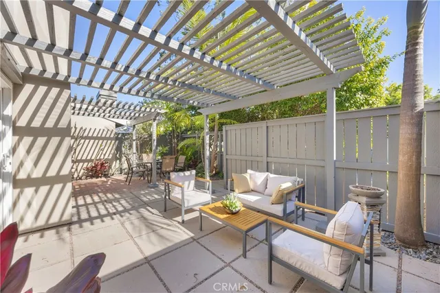 $1,599,000 | 19676 Seawind Circle, Huntington Beach, CA 92648