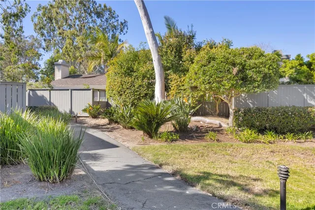 $1,599,000 | 19676 Seawind Circle, Huntington Beach, CA 92648