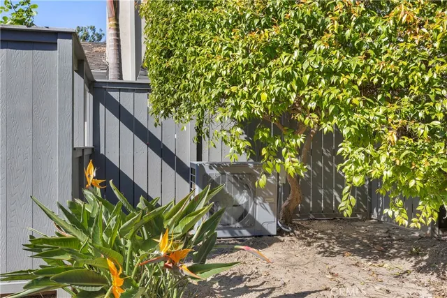 $1,599,000 | 19676 Seawind Circle, Huntington Beach, CA 92648