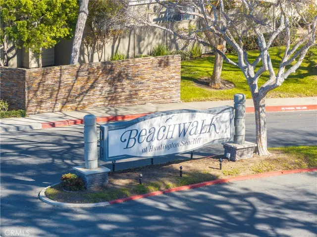 $1,599,000 | 19676 Seawind Circle, Huntington Beach, CA 92648