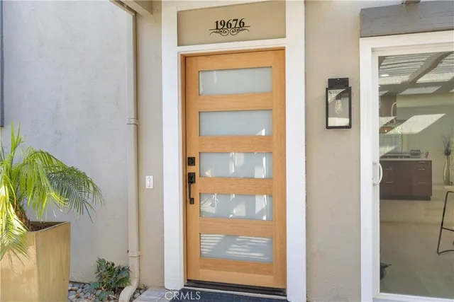 $1,599,000 | 19676 Seawind Circle, Huntington Beach, CA 92648