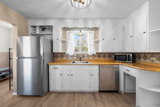 $375,000 | 75 Allerton Road, Naugatuck, CT 06770