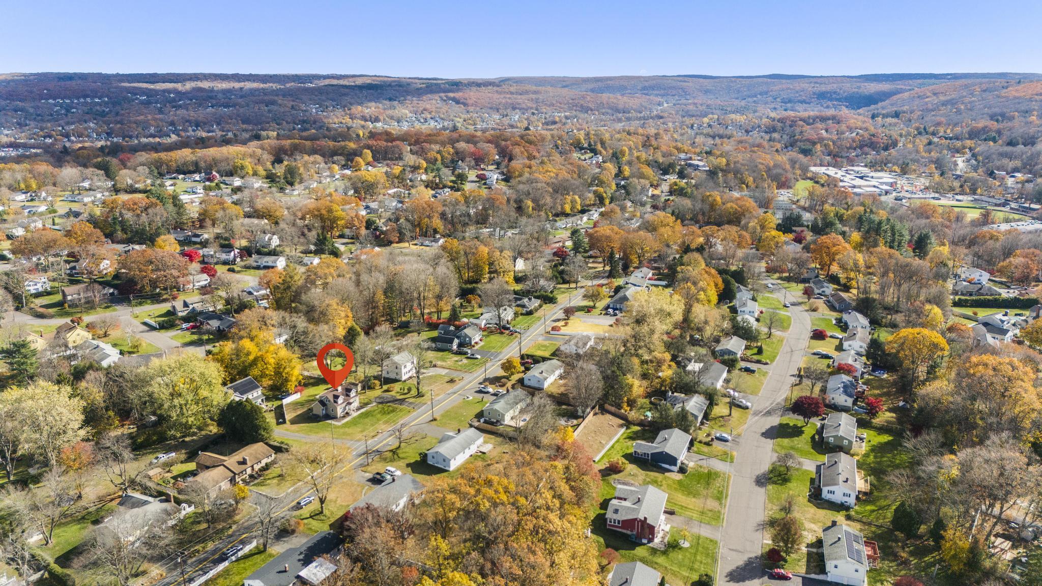 75 Allerton Road Naugatuck, CT 06770 - Photo 2 of 30