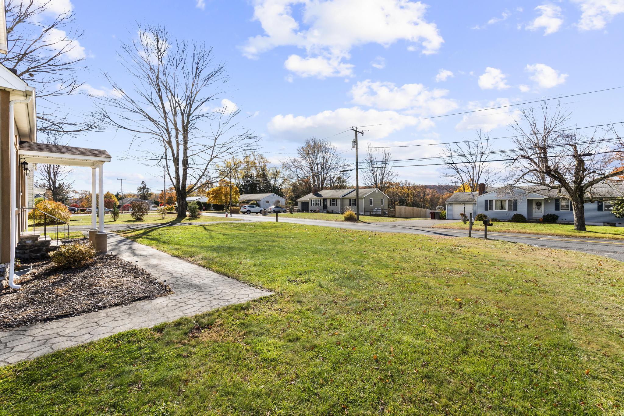 75 Allerton Road Naugatuck, CT 06770 - Photo 3 of 30