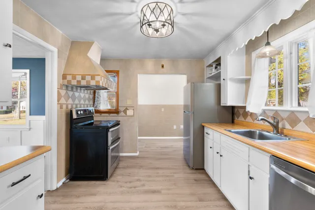 $375,000 | 75 Allerton Road, Naugatuck, CT 06770