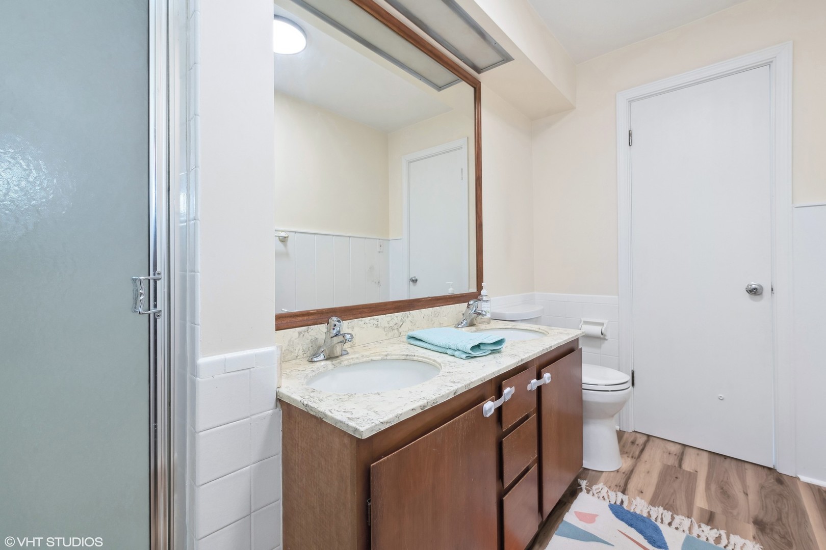 412 Warwick Road Tower Lakes, IL 60010 - Photo 16 of 30 a bathroom with a sink and a toilet