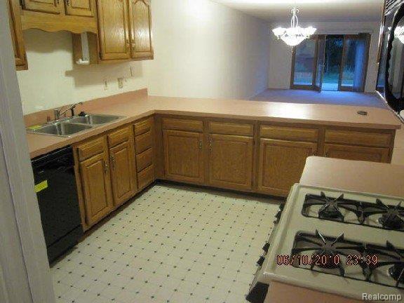 116 Davis Road Marysville, MI 48040 - Photo 1 of 9 kitchen 3-mfsopt