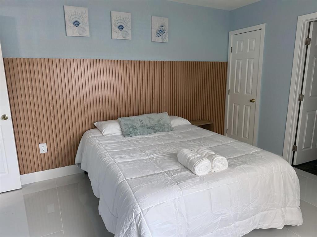 1702 Northeast 146th Street Miami, FL 33181 - Photo 6 of 9