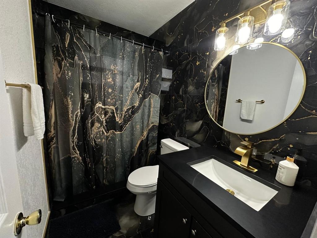 1702 Northeast 146th Street Miami, FL 33181 - Photo 8 of 9