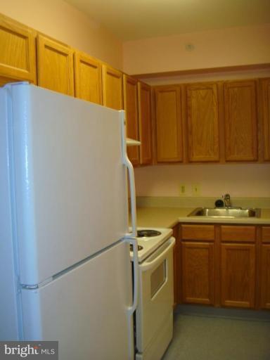 1458 Columbia Road Northwest, Unit 105 Washington, DC 20009 - Photo 2 of 12 Kitchen