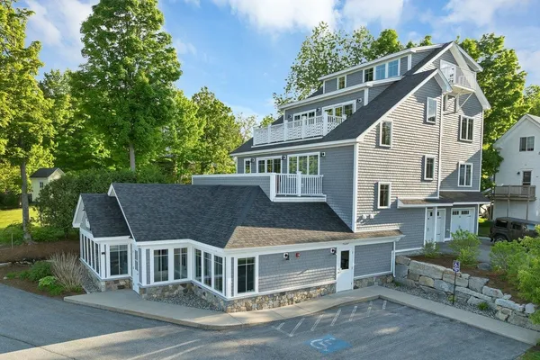 $3,200 | 2 Lake Street, Unit APARTMENT A, Meredith, NH 03253