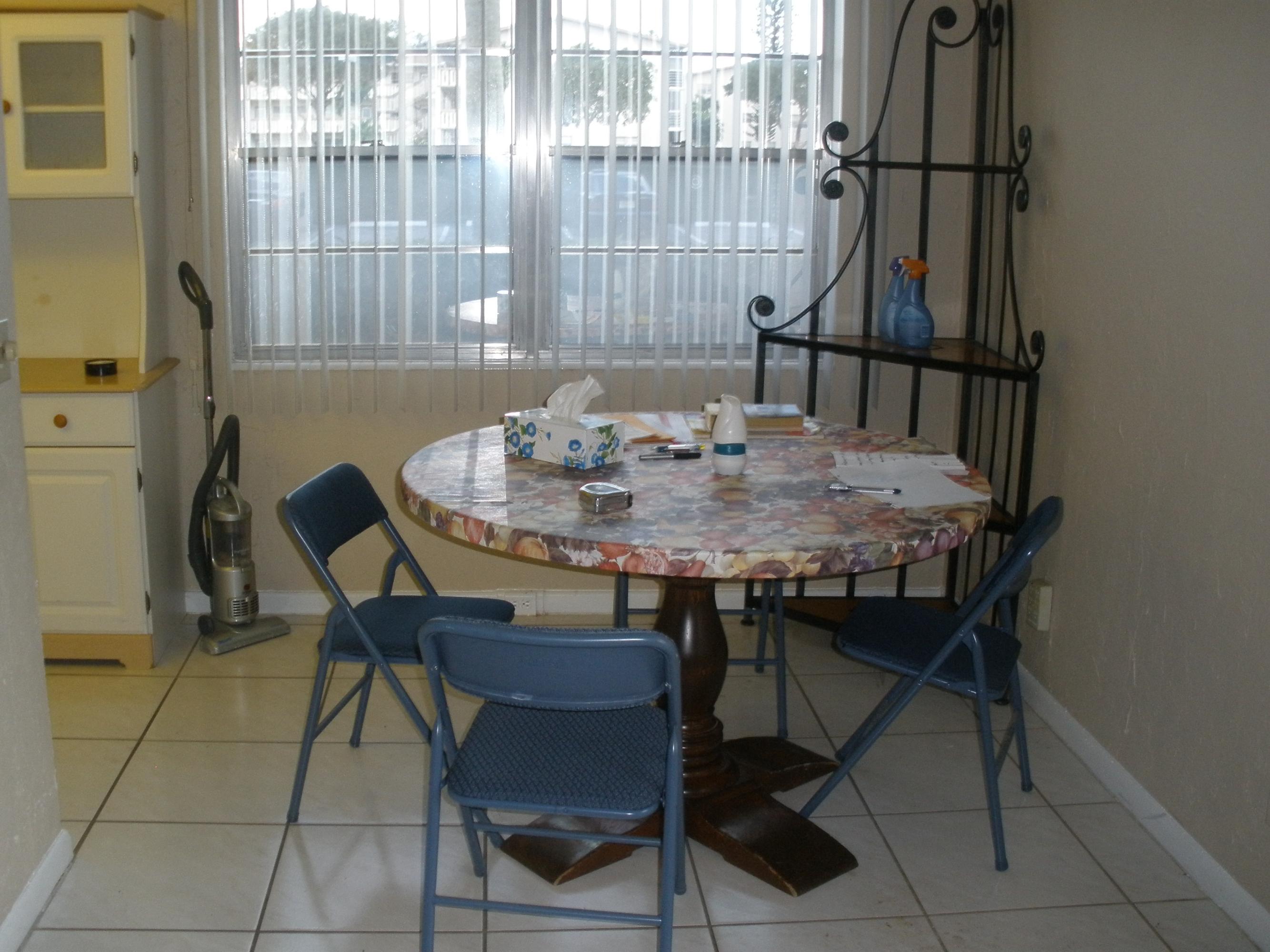 56 Fanshaw Drive, Unit B Boca Raton, FL 33434 - Photo 5 of 14 dining area
