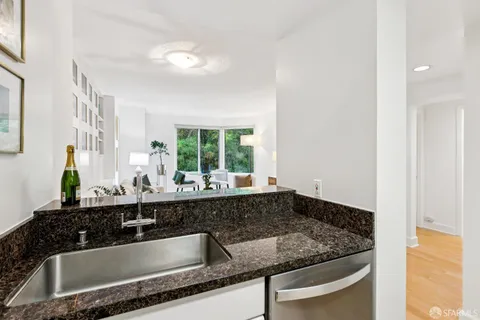 $575,000 | 111 Chestnut Street, Unit 304, San Francisco, CA 94111