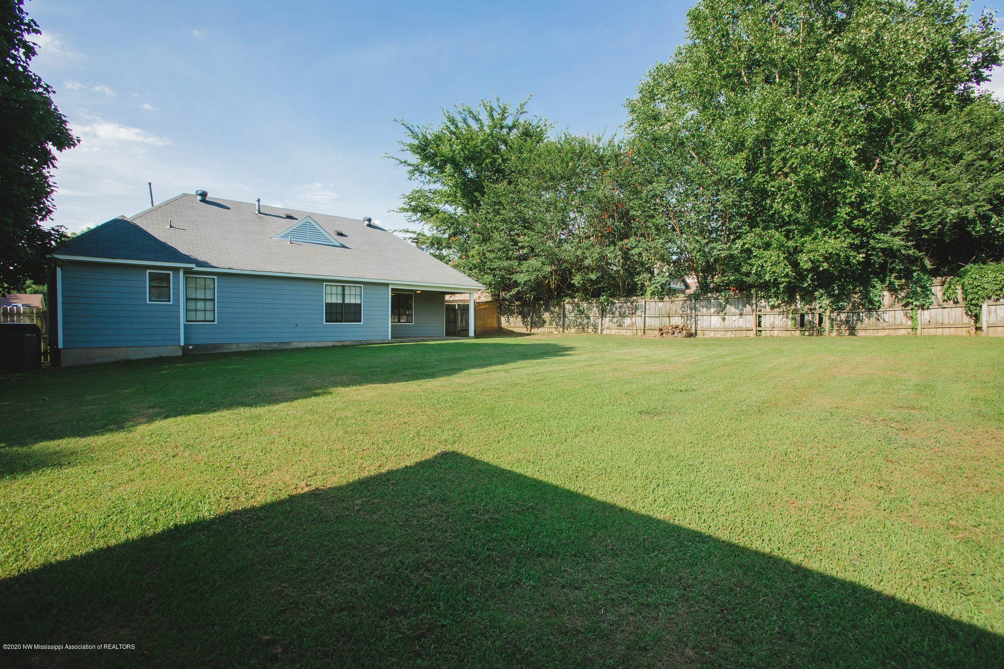 7091 Larkfield Road Olive Branch, MS 38654 - Photo 2 of 20 Rbbnxz-g