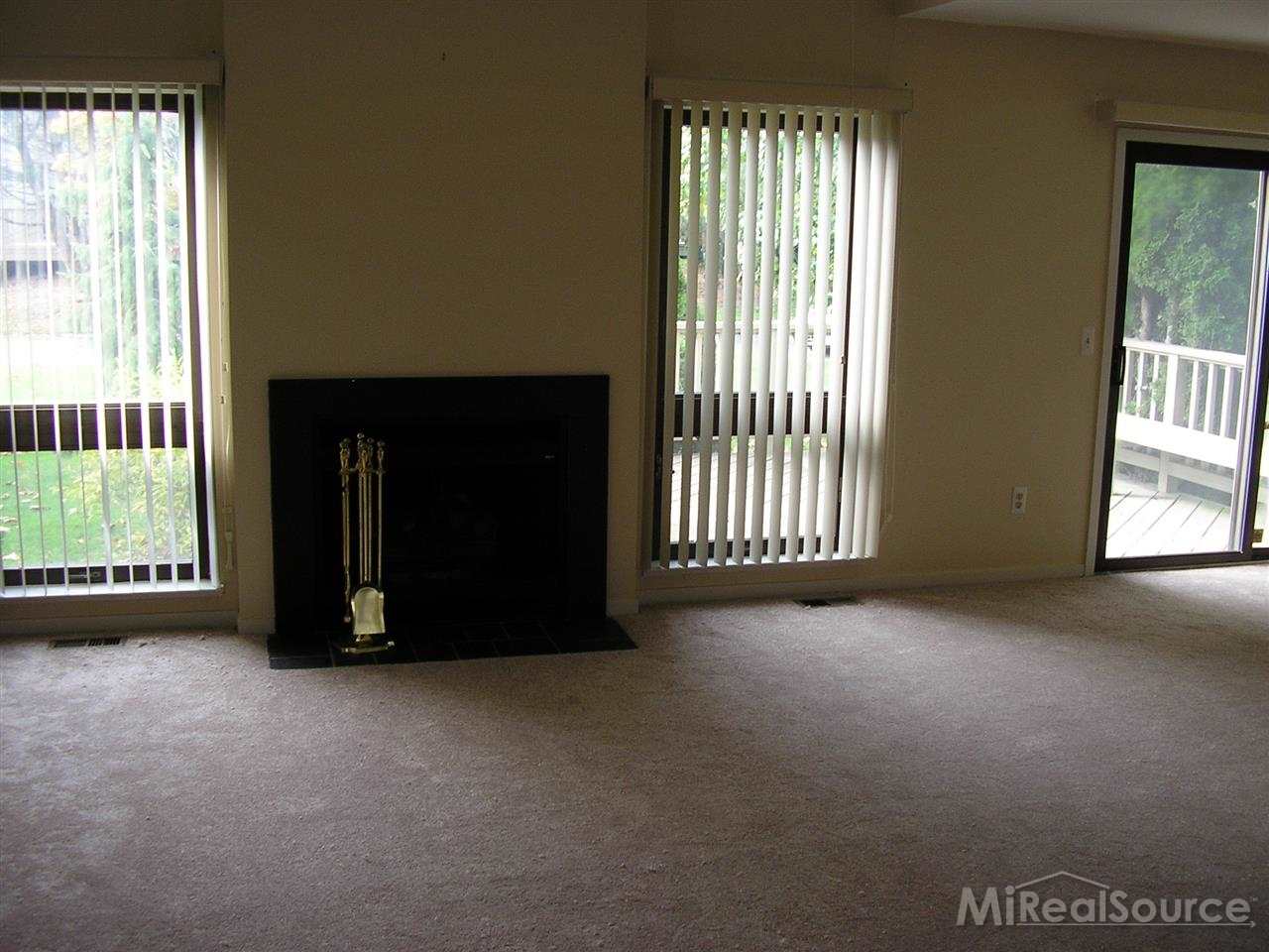 685 Highgate Mews, Unit 153 Rochester Hills, MI 48307 - Photo 10 of 17