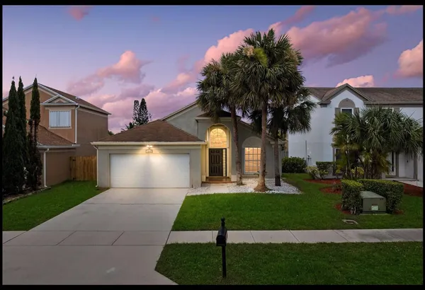 $599,500 | 22449 Middletown Drive, Boca Raton, FL 33428