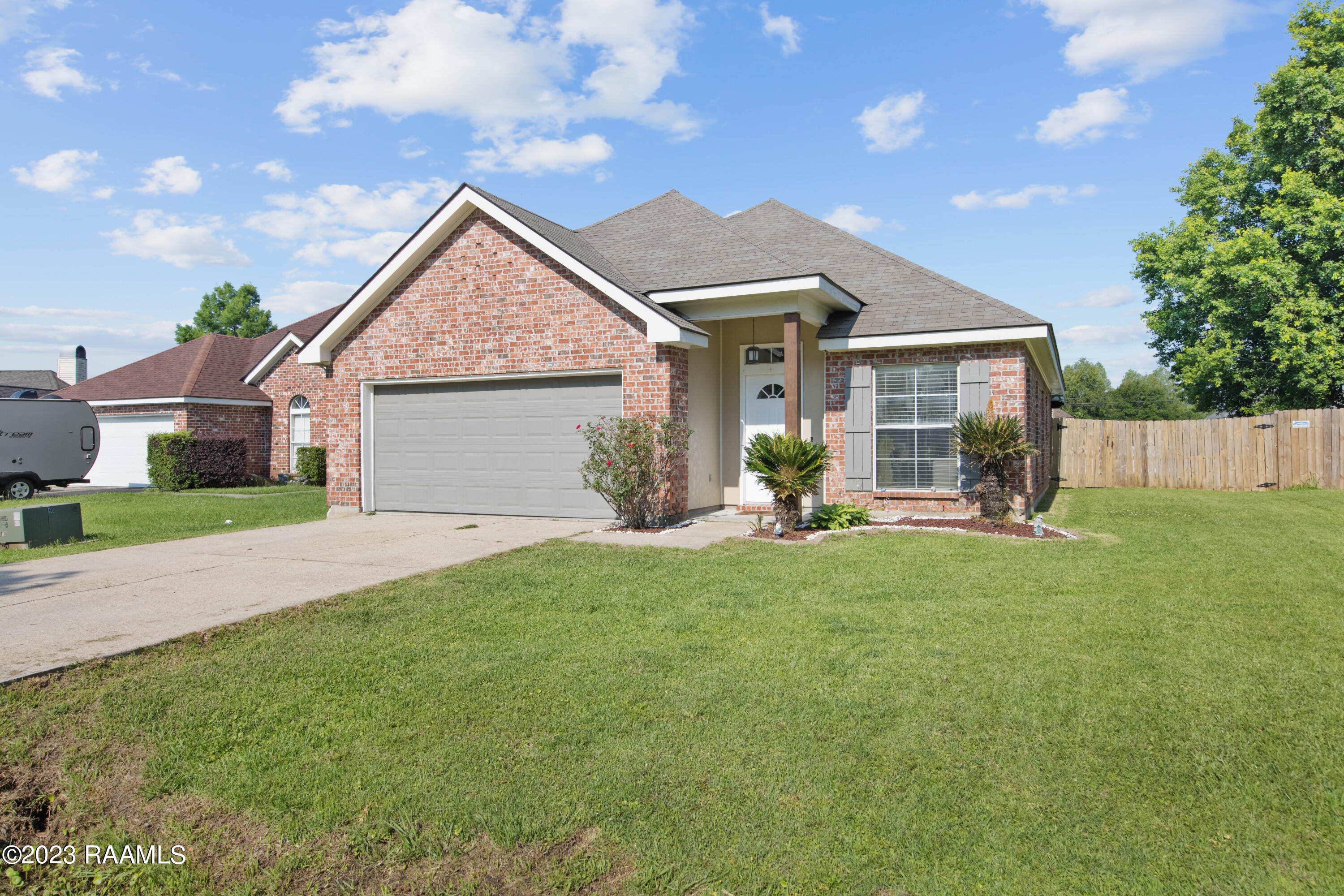 412 Rue Canard Youngsville, LA 70592 - Photo 2 of 20