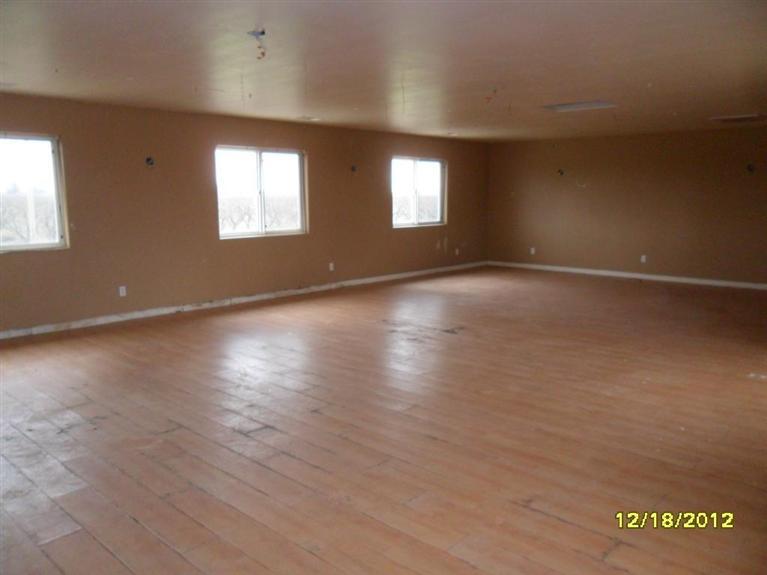 8190 Rio Avenue Reedley, CA 93654 - Photo 2 of 10