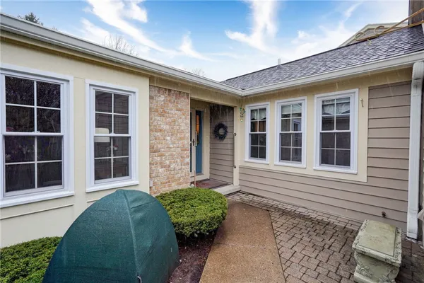 $450,000 | 89 Creek Ridge, Pittsford, NY 14534