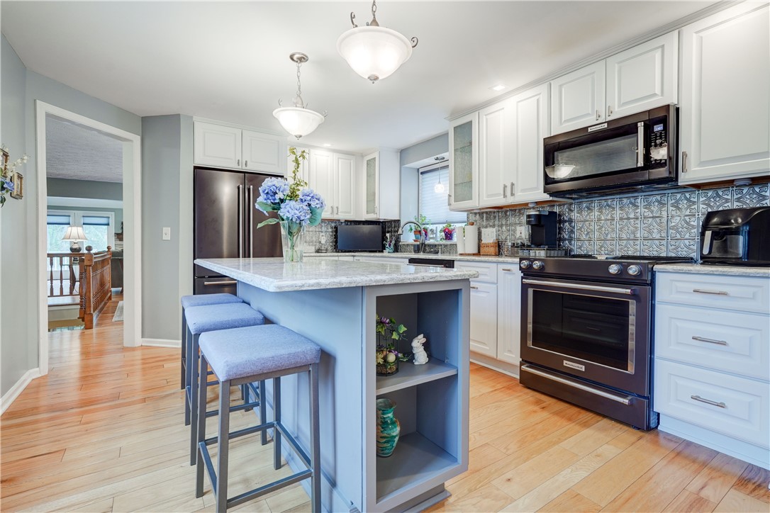 89 Creek Ridge Pittsford, NY 14534 - Photo 3 of 24 Gorgeous New Kitchen