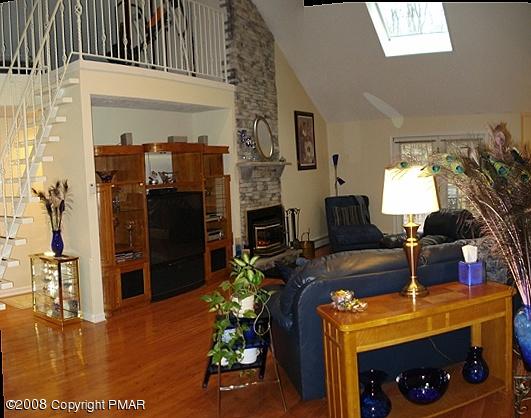 507 Cays Road Stroudsburg, PA 18360 - Photo 13 of 31 Family rm other view