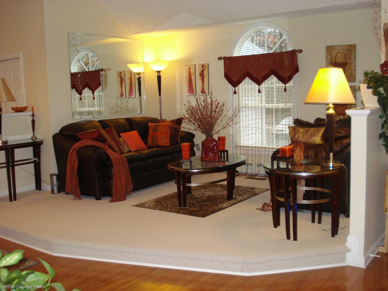 507 Cays Road Stroudsburg, PA 18360 - Photo 3 of 31 Living rm