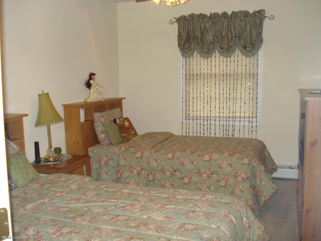 507 Cays Road Stroudsburg, PA 18360 - Photo 10 of 31 bedroom 4