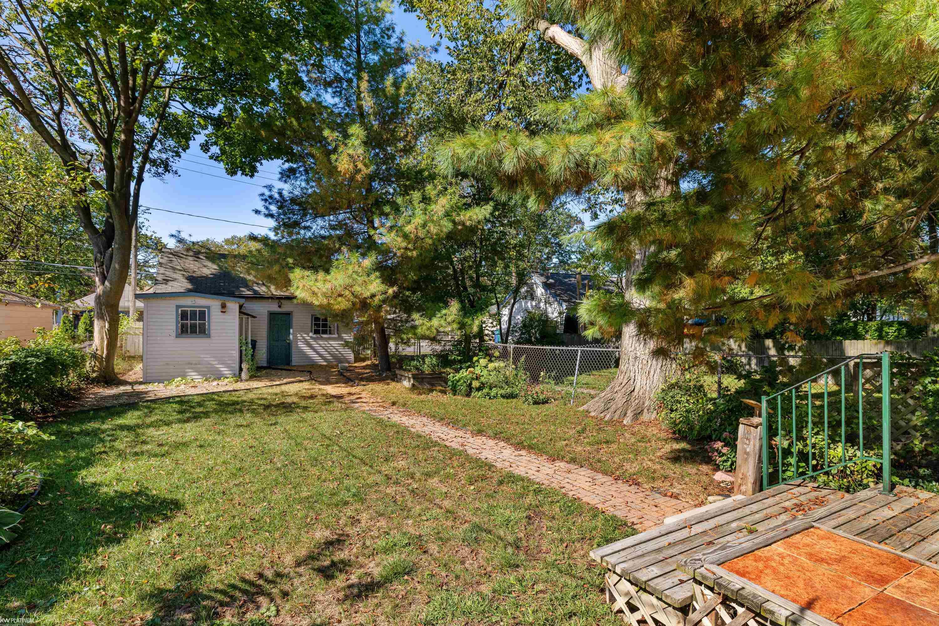 1081 Lakepointe Street Grosse Pointe Park, MI 48230 - Photo 45 of 48