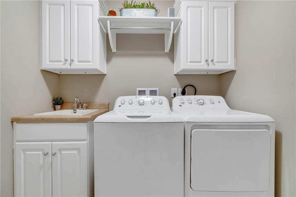 369 Saddlebrook Road Gibsonia, PA 15044 - Photo 11 of 25 Laundry Room