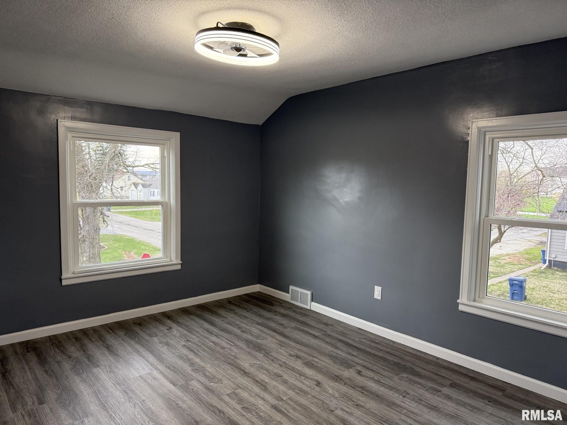 922 West Archer Avenue Monmouth, IL 61462 - Photo 12 of 25