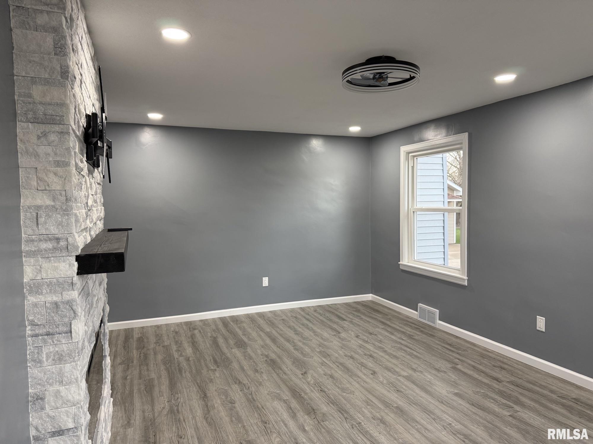 922 West Archer Avenue Monmouth, IL 61462 - Photo 5 of 25