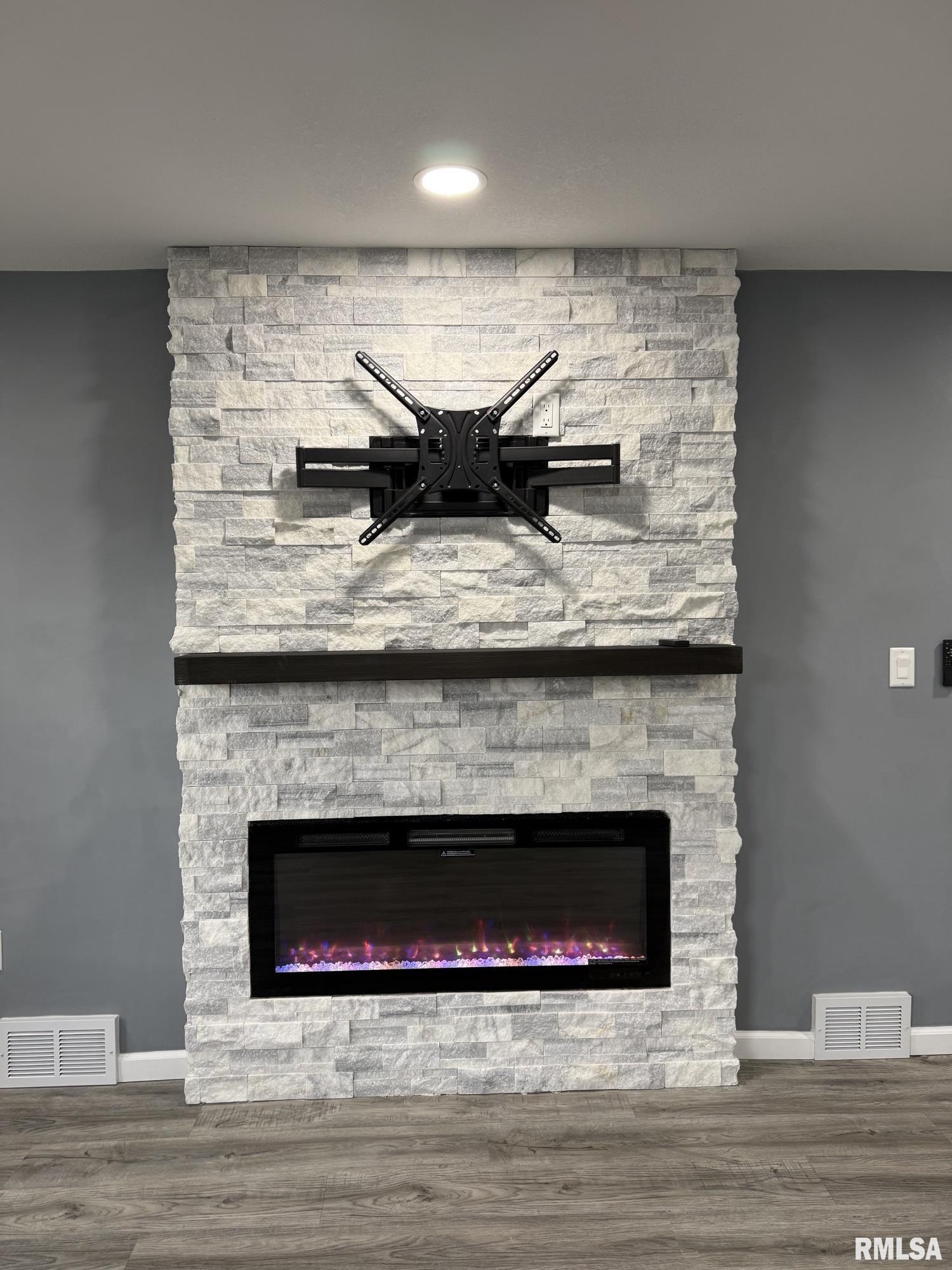 922 West Archer Avenue Monmouth, IL 61462 - Photo 7 of 25