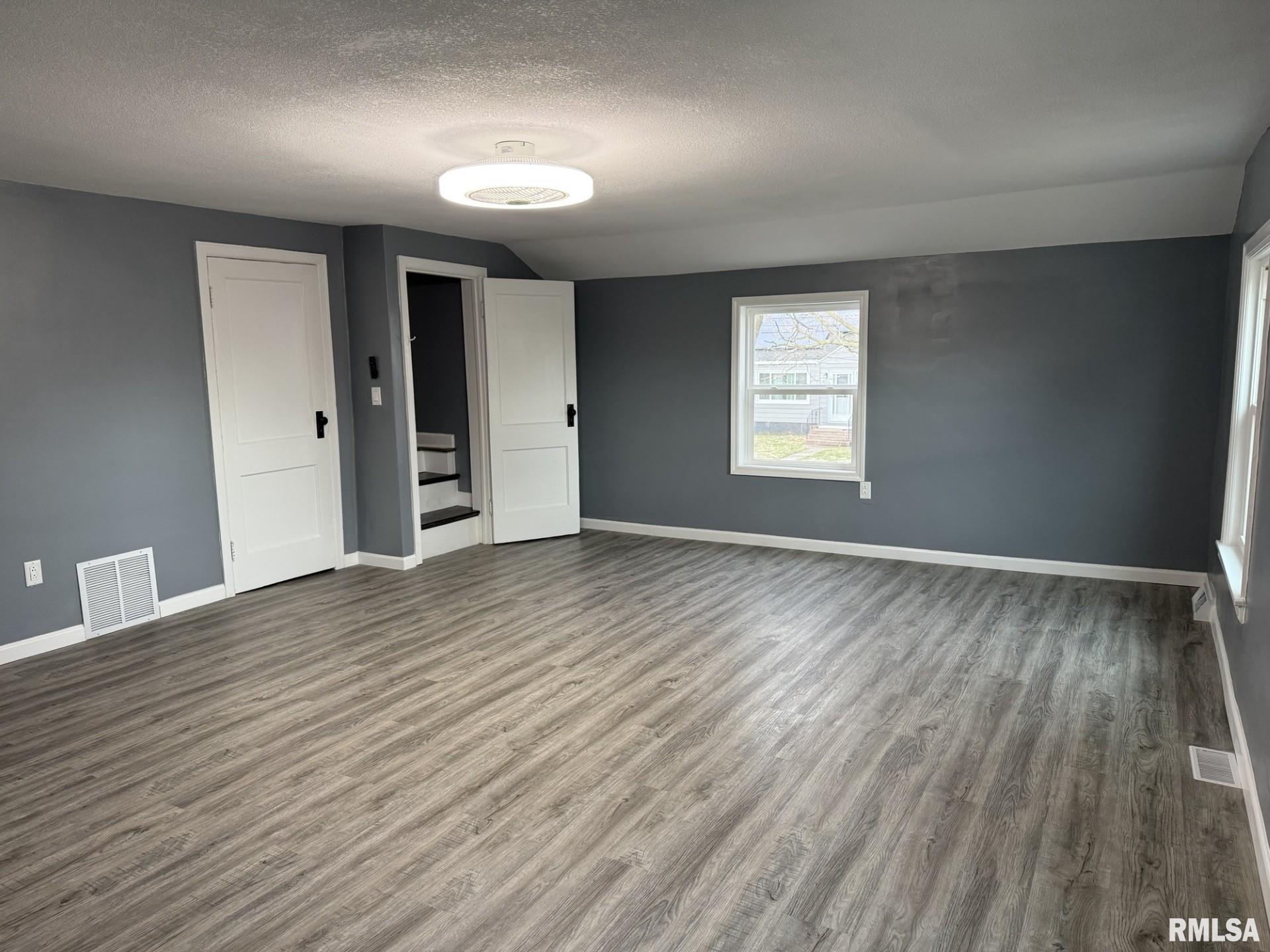 922 West Archer Avenue Monmouth, IL 61462 - Photo 9 of 25