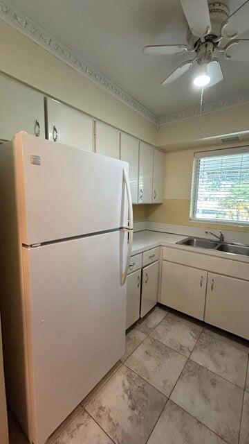 3801 Northeast 22nd Terrace, Unit 5 Lighthouse Point, FL 33064 - Photo 8 of 14 kitchen