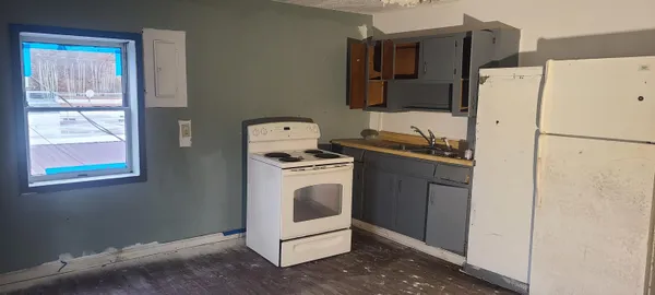 $485,000 | 501 Front Street East, Coeburn, VA 24230