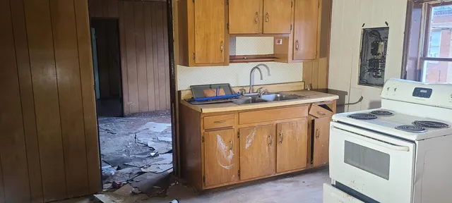 $485,000 | 501 Front Street East, Coeburn, VA 24230