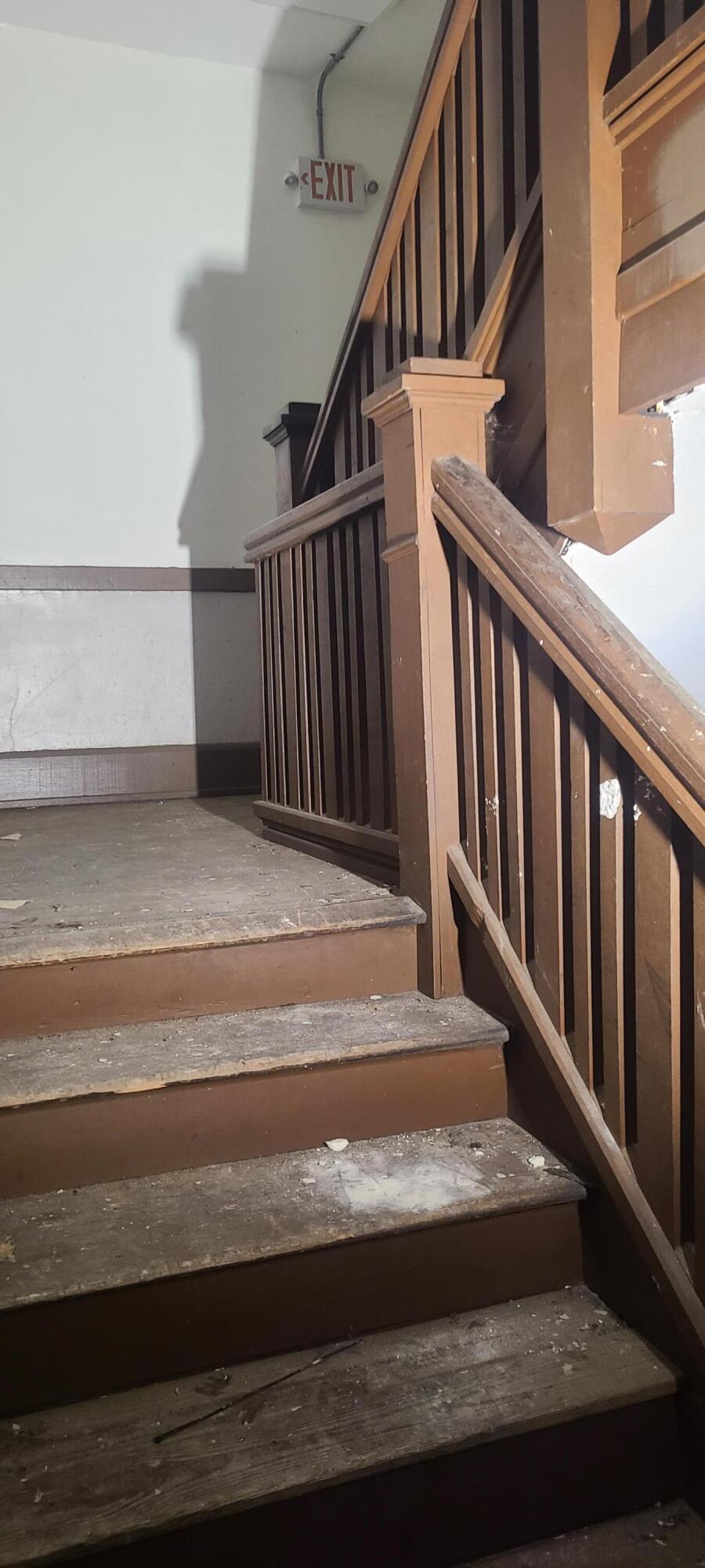 501 Front Street East Coeburn, VA 24230 - Photo 9 of 38 20231122_154451