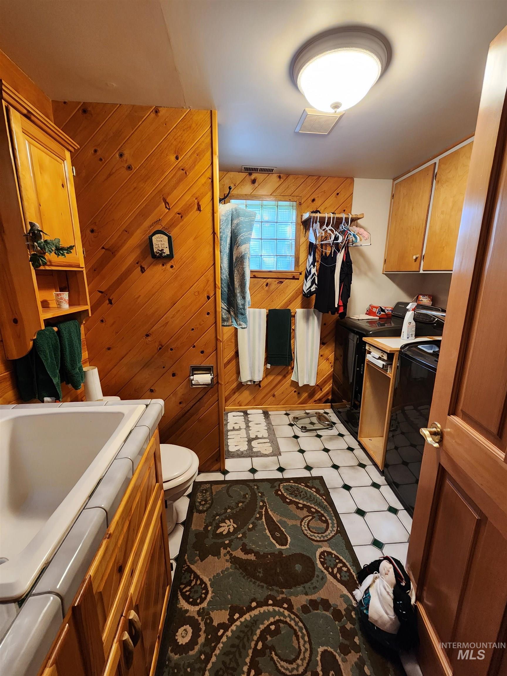 483 North Alpine Circle Mountain Home, ID 83647 - Photo 17 of 33 Utility in bathroom