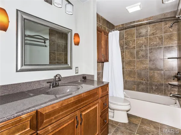$365,000 | 417 Alderwood Court, Edwardsville, IL 62025