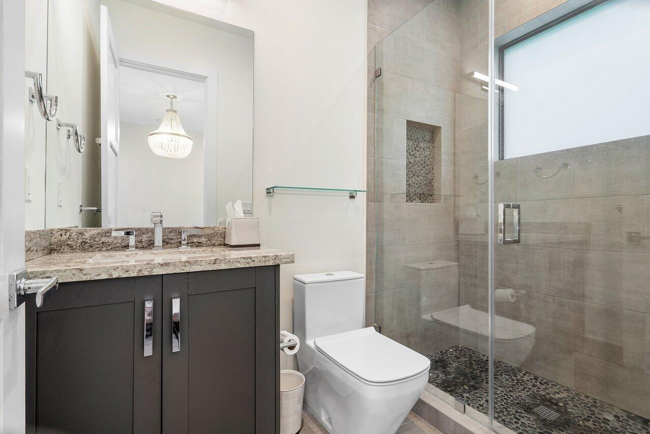 7428 Fenwick Place Boca Raton, FL 33496 - Photo 24 of 40 Guest Bathroom #3