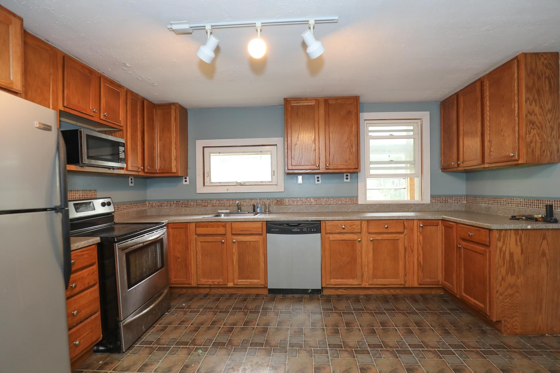 16 Fordway Road Raymond, NH 03077 - Photo 9 of 39
