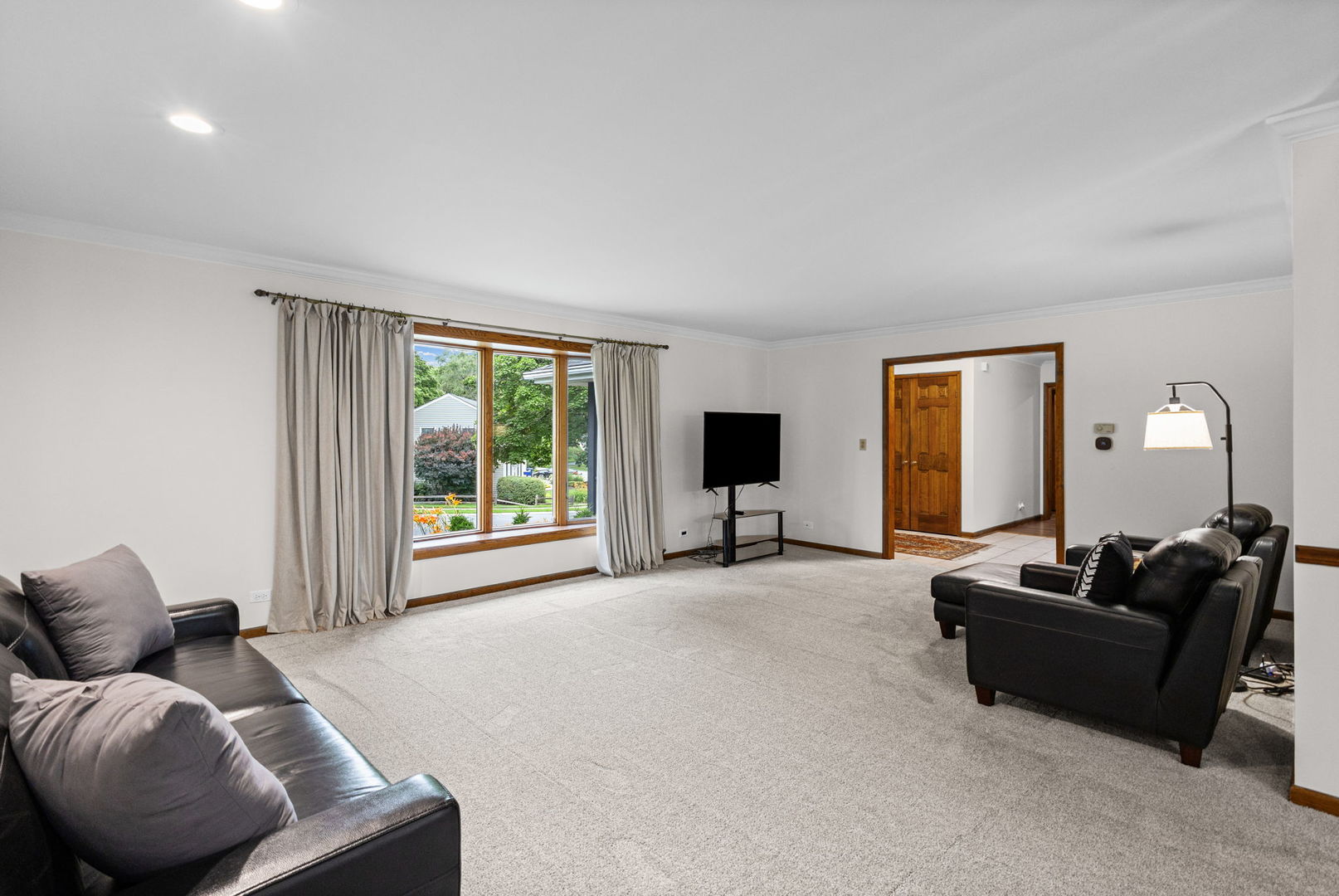 101 Carrol Gate Road Wheaton, IL 60189 - Photo 4 of 29 Gallery Image 4
