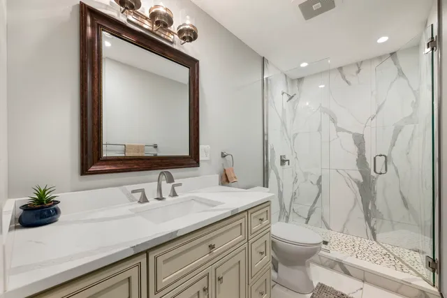 $333,000 | 876 Stradford Circle, Unit A1, Buffalo Grove, IL 60089